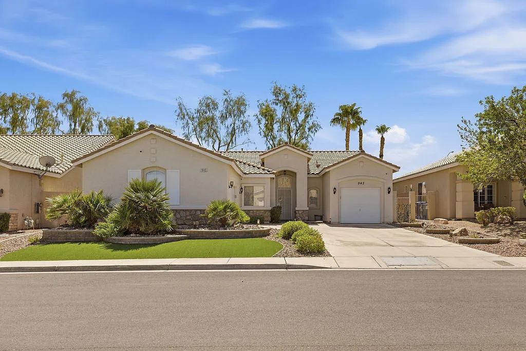 3 bed, 1758 sqft, $2,800 — Photo 1