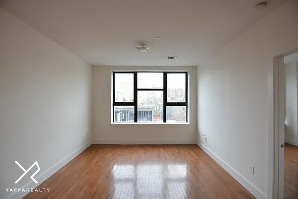 Rented by Yaffa Realty LLC | media 2