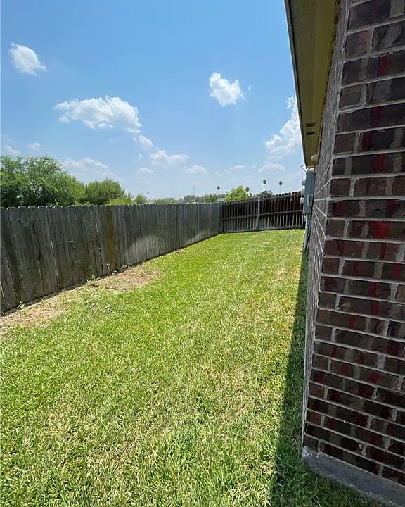 2nd image of 2702 E Garfield Ave APT 4