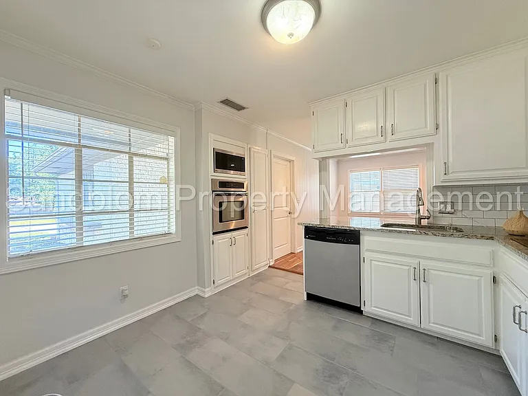 5871 S Quebec Ave — Photo 8