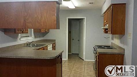 5th image of 2428 Heathercrest Dr