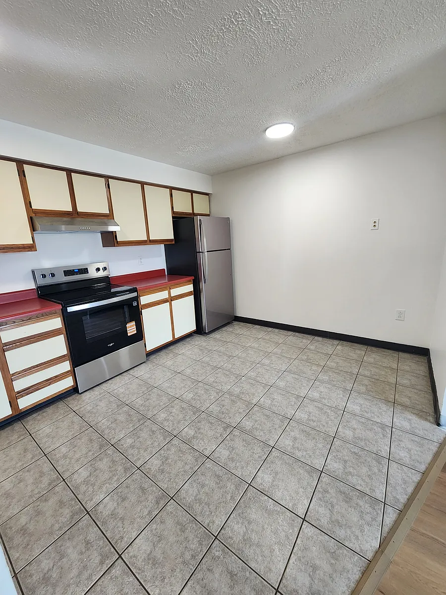 Building Photo - 5 Irene St #8