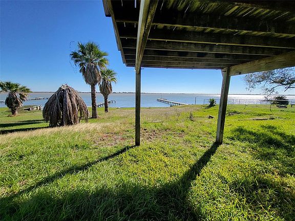 3rd image of 2126 W Bayshore Drive