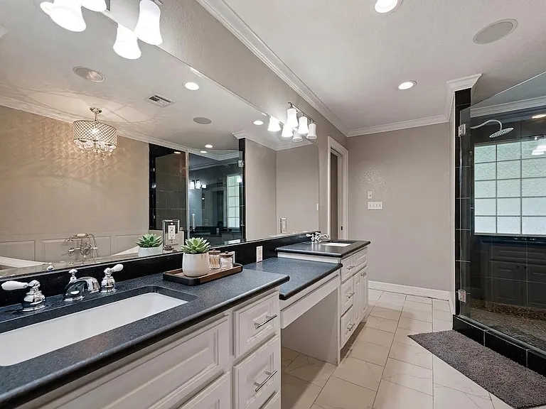 411 E Norris St — Photo 13