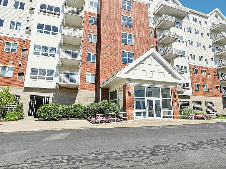 1-web-or-mls-Pawtucket Blvd-S2407-001