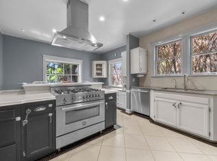 4002 Pine Ave, Long Beach, CA 90807