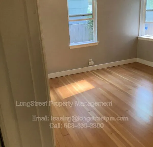 390 23rd St SE — Photo 9