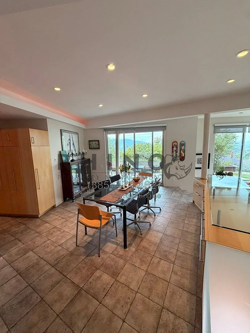 3 bed, 2.0 bath, 1805 sqft, $3,880 — Photo 2