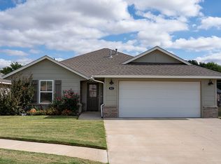 912 Avalon Dr, Altus, OK 73521