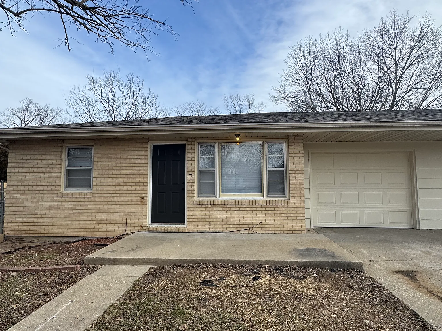 2 bed, 900 sqft, $1,100 — Photo 2