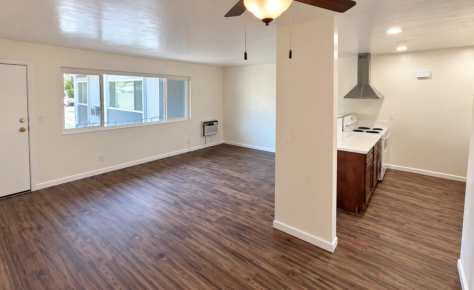 1304 Roxanne Dr — Photo 3