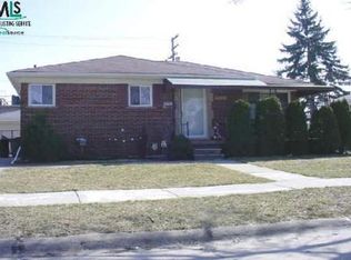 7250 S Weingartz St, Center Line, MI 48015