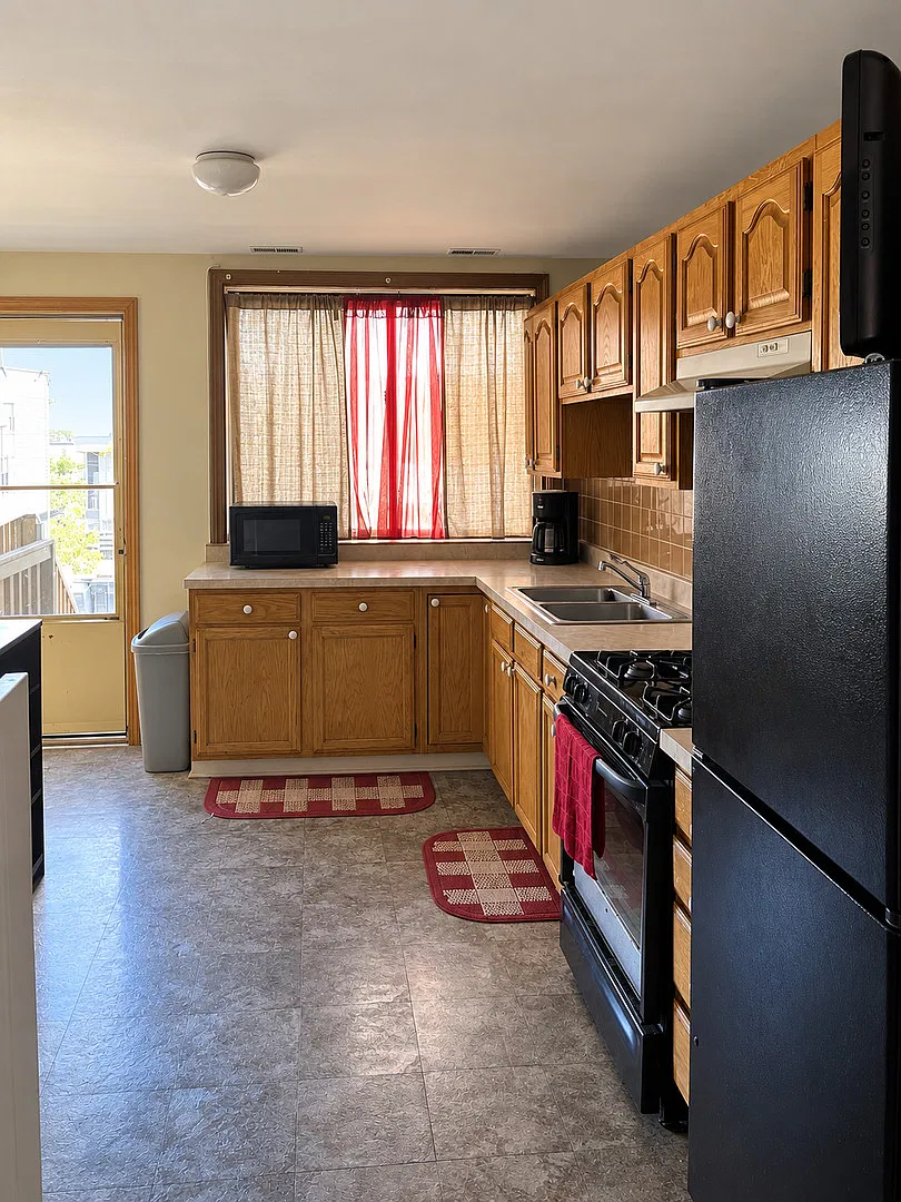 3323 N Pulaski Rd — Photo 4