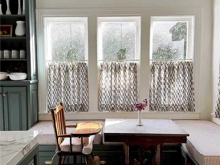 2421 N Heliotrope Dr — Photo 13