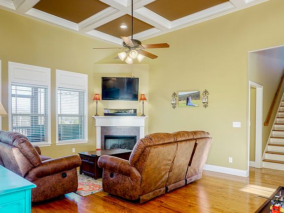 5th image of 27 Saratoga Ln