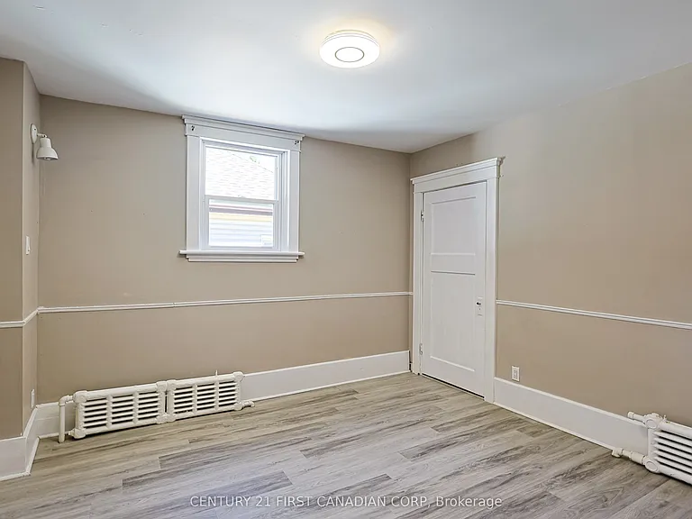 444 Dorinda St #MAIN FLOOR — Photo 16