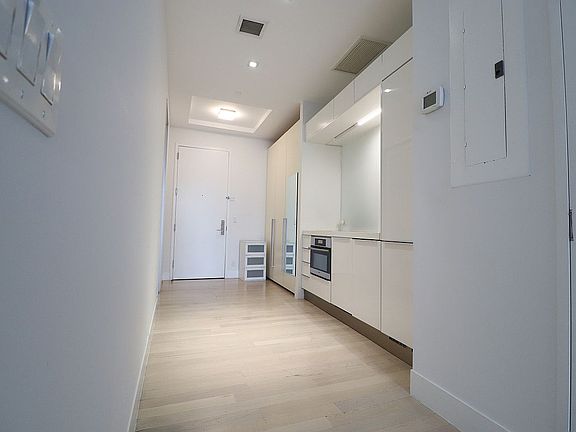 4th image of 111 Fulton St APT 604