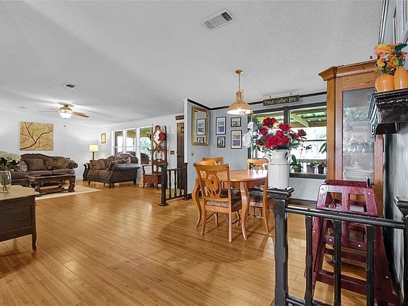 5th image of 14818 Lone Oak Street