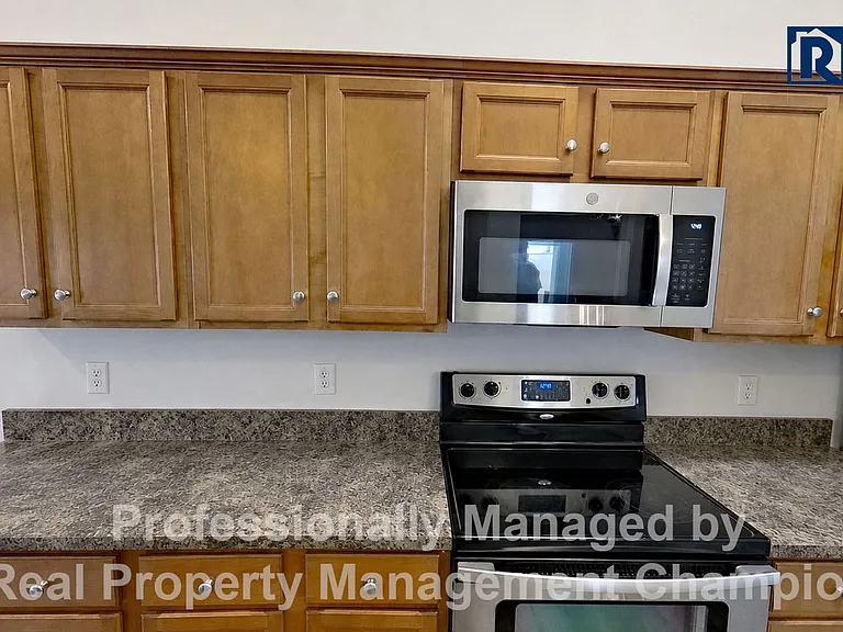 1734 Heatherstone Ln — Photo 8