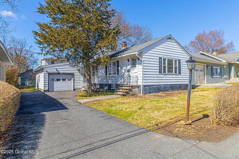 2nd image of 22 Vista Avenue