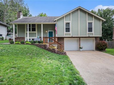 520 NW Beau Cir, Blue Springs, MO, 64014