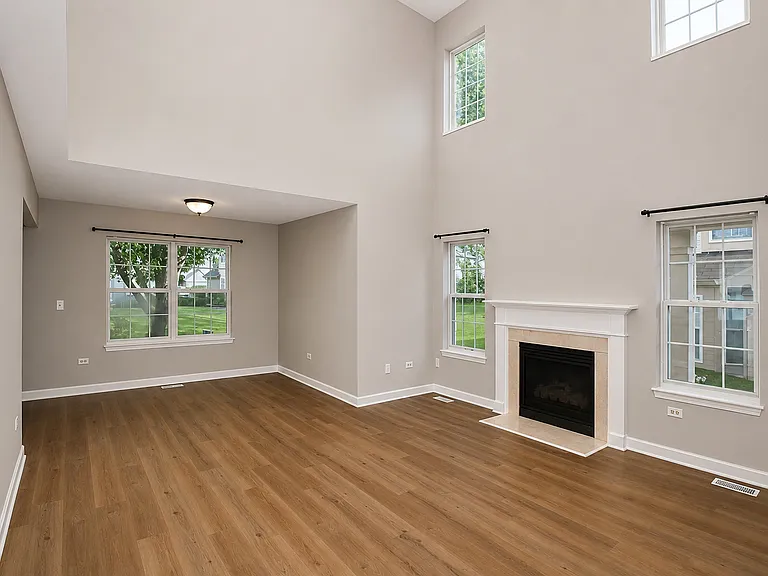 651 Lancaster Cir — Photo 8
