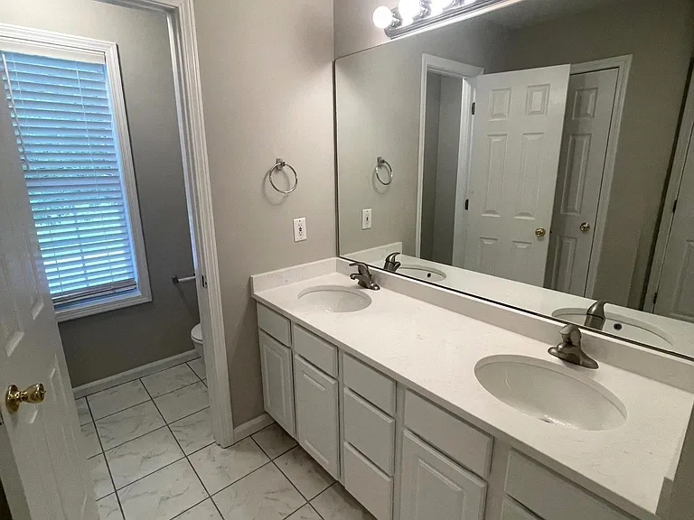 335 Spring Lake Ct — Photo 10