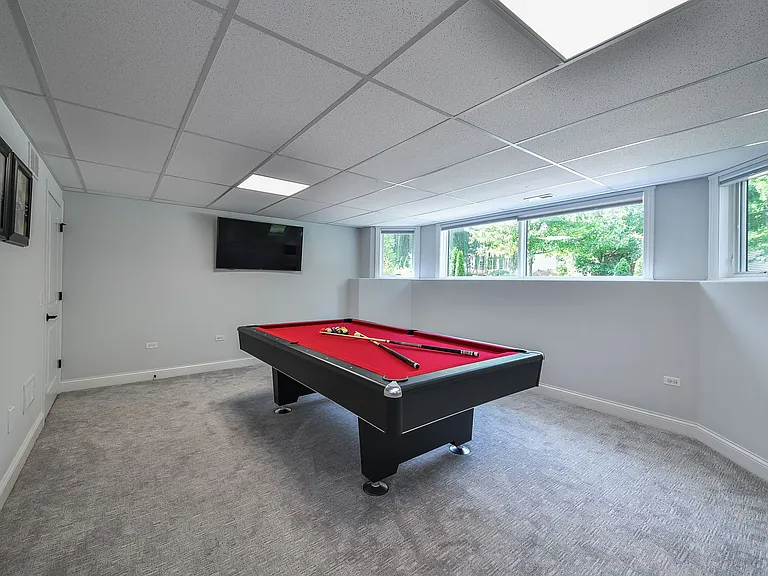 2447 Sharon Ct — Photo 34
