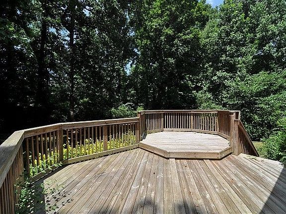 4th image of 3336 Alcazar Dr
