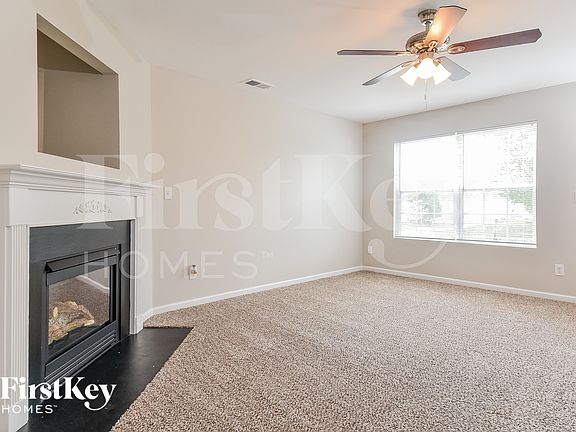 4th image of 3902 Edgewood Terrace Dr