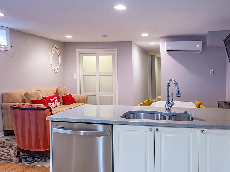 900 Maryland Ave NE #ENGLISH BASEMENT — Photo 13