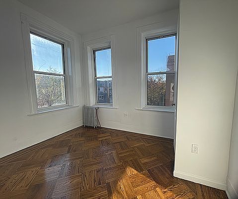 1st image of 240 Wilson Ave #2