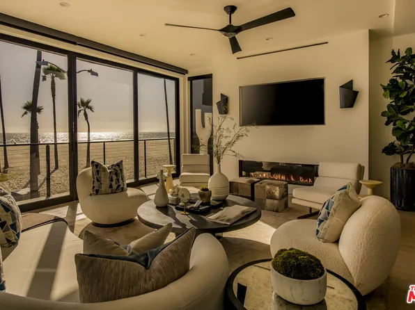3011 Ocean Front Walk, Venice, CA 90291