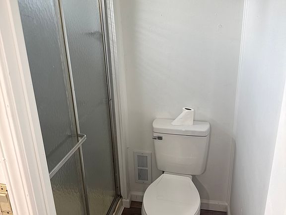 3rd image of 1119 Perkins Ln