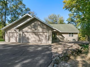 831 Island Ct, Baraboo, WI 53913