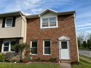 18 Woodcrest Dr, Wilkes Barre, PA 18702