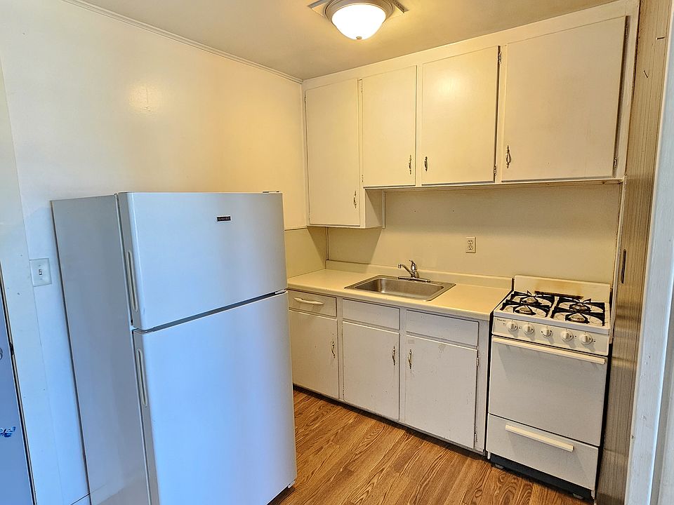 2nd image of 1815 Locust St #2
