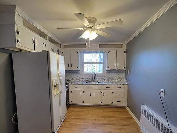 2nd image of 11 Elwood Pl