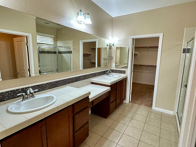 2827 Earthstone Dr — Photo 5