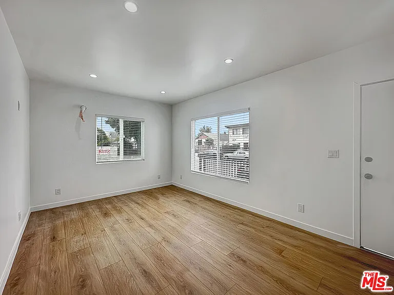 1814 S Longwood Ave — Photo 15