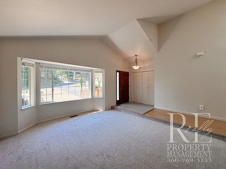 4618 NW Bernard St — Photo 5