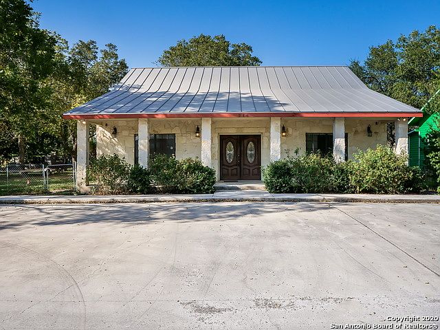 1st image of 216 W Schulz St