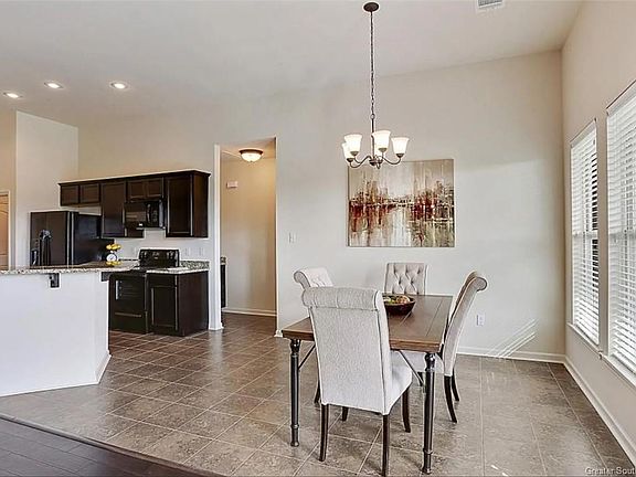 3rd image of 120 Briar Ct