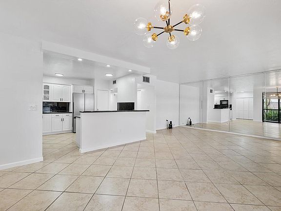 4th image of 740 NE 199th Street #205g