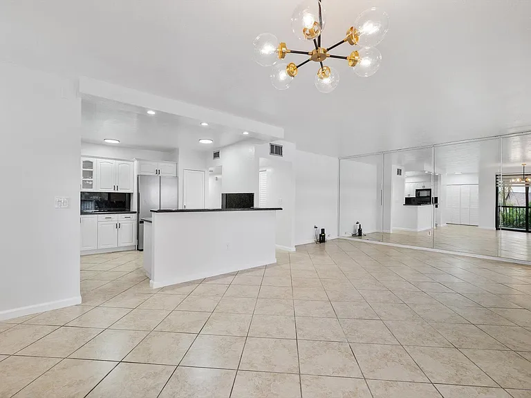 740 NE 199th St #205G — Photo 4