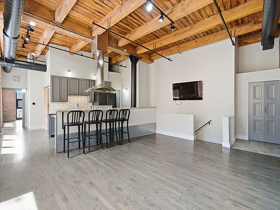 4th image of 331 S Peoria St APT 107