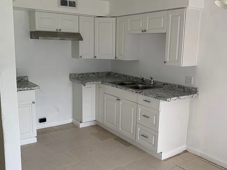 180 Minna Ln #306 — Photo 4