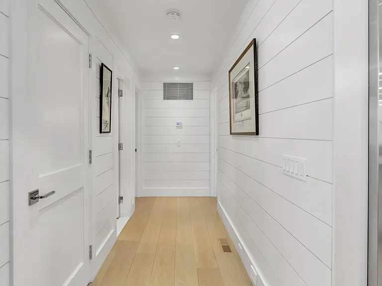 66 Crystal Dr — Photo 11