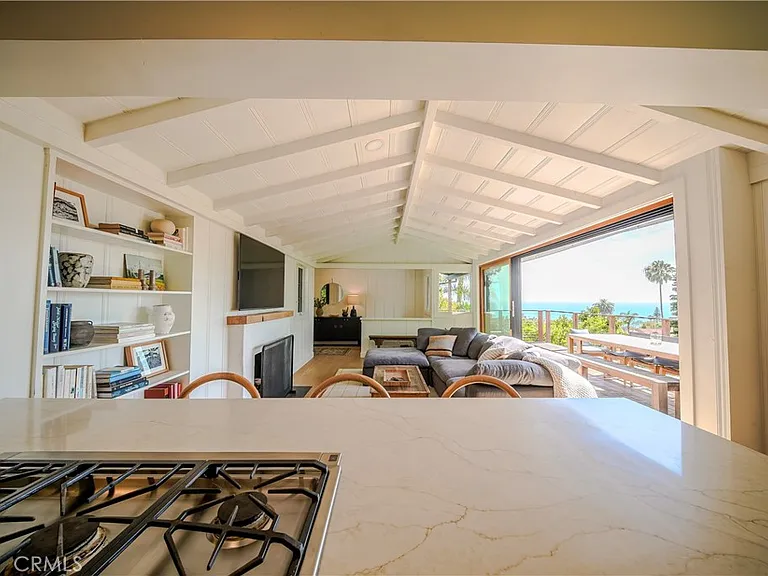 843 La Vista Dr — Photo 8