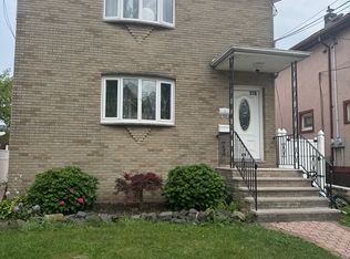 376 Greenmount Ave, Cliffside Park, NJ 07010